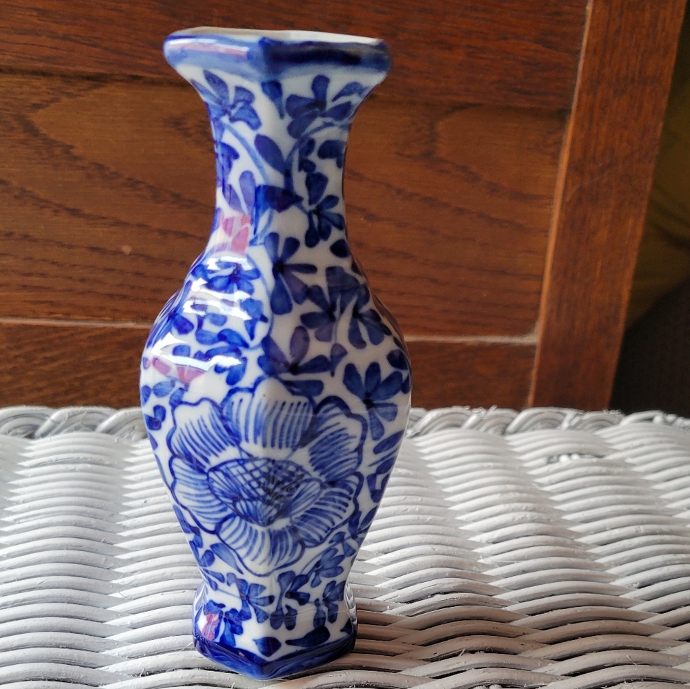 Small Blue vase - Picture 3 of 9